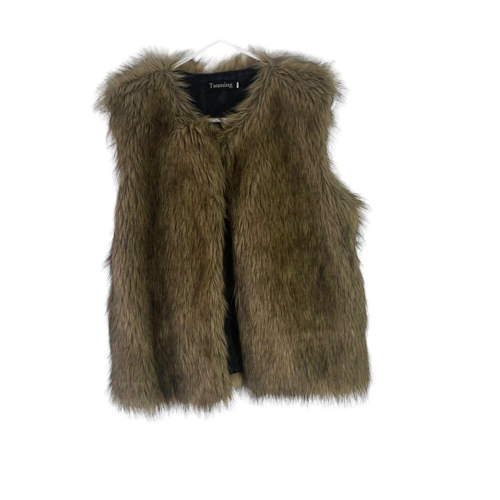 Tanming‎ NWOT Women's Size Medium Faux Fur Vest